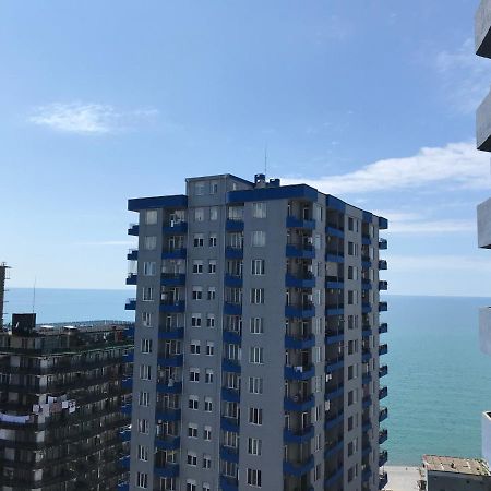 Nbg Towers 2 Appartaments Batumi Esterno foto