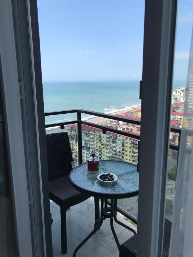 Nbg Towers 2 Appartaments Batumi Esterno foto