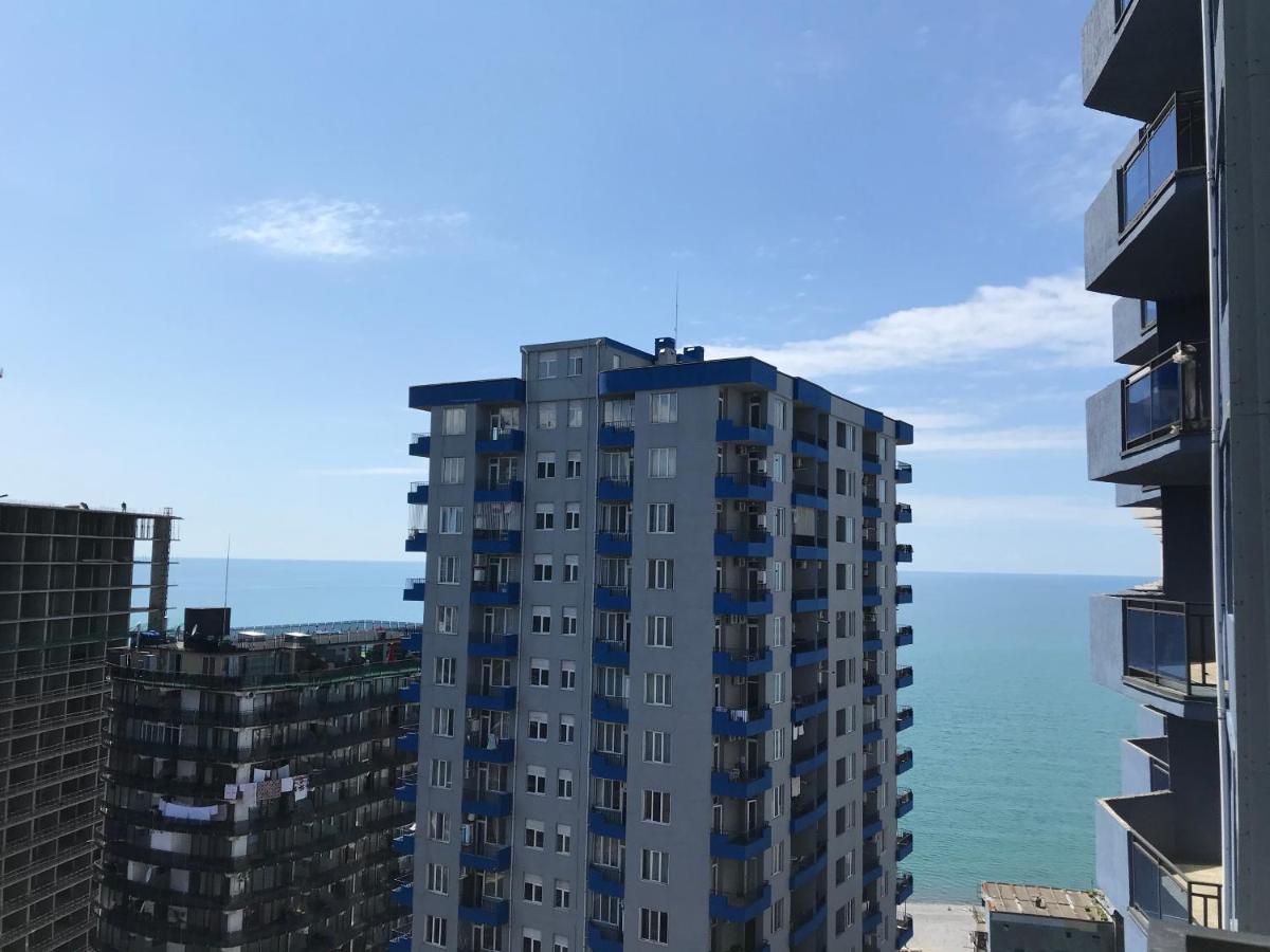 Nbg Towers 2 Appartaments Batumi Esterno foto