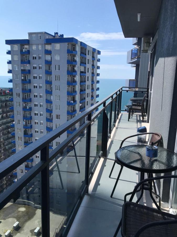 Nbg Towers 2 Appartaments Batumi Esterno foto